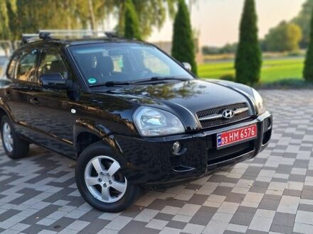 Чорний Хендай Туксон, об'ємом двигуна 2 л та пробігом 190 тис. км за 8300 $, фото 1 на Automoto.ua