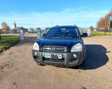 Черный Хендай Туксон, объемом двигателя 2 л и пробегом 227 тыс. км за 7300 $, фото 1 на Automoto.ua
