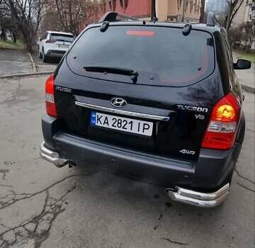 Черный Хендай Туксон, объемом двигателя 2.66 л и пробегом 311 тыс. км за 7200 $, фото 1 на Automoto.ua
