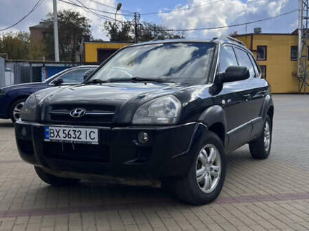 Чорний Хендай Туксон, об'ємом двигуна 2 л та пробігом 321 тис. км за 7900 $, фото 1 на Automoto.ua
