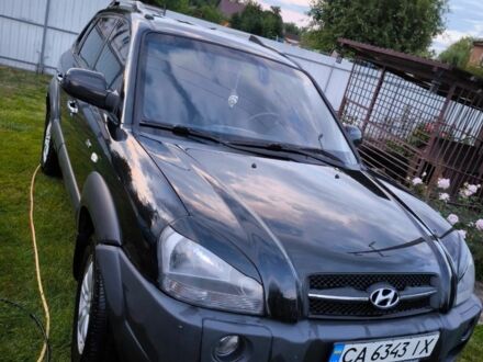 Чорний Хендай Туксон, об'ємом двигуна 2 л та пробігом 240 тис. км за 8000 $, фото 1 на Automoto.ua