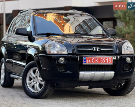 Чорний Хендай Туксон, об'ємом двигуна 2 л та пробігом 156 тис. км за 7850 $, фото 1 на Automoto.ua