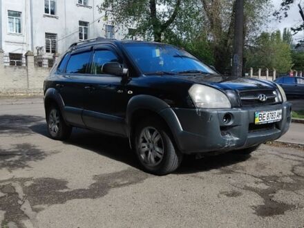 Хендай Туксон 2008 в Николаеве на Automoto.ua Черный Хендай Туксон, объемом двигателя 2 л и пробегом 490 тыс. км за 3350 $, фото 1 на Automoto.ua