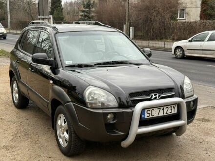 Черный Хендай Туксон, объемом двигателя 2 л и пробегом 270 тыс. км за 2500 $, фото 1 на Automoto.ua