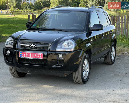 Чорний Хендай Туксон, об'ємом двигуна 2 л та пробігом 243 тис. км за 8000 $, фото 1 на Automoto.ua