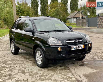 Чорний Хендай Туксон, об'ємом двигуна 2 л та пробігом 191 тис. км за 7800 $, фото 1 на Automoto.ua