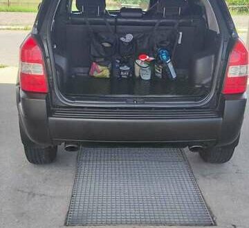 Хендай Туксон 2011 у Измаиле на Automoto.ua Чорний Хендай Туксон, об'ємом двигуна 2 л та пробігом 141 тис. км за 8500 $, фото 1 на Automoto.ua