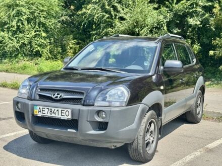 Чорний Хендай Туксон, об'ємом двигуна 2 л та пробігом 260 тис. км за 5500 $, фото 1 на Automoto.ua