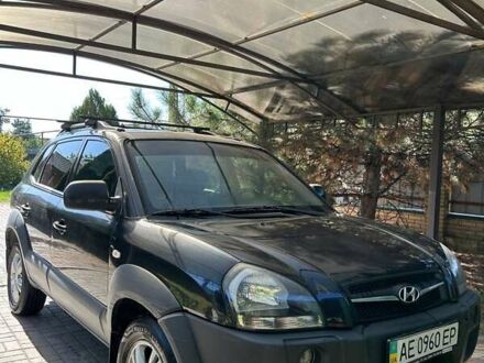 Чорний Хендай Туксон, об'ємом двигуна 2 л та пробігом 200 тис. км за 7200 $, фото 1 на Automoto.ua