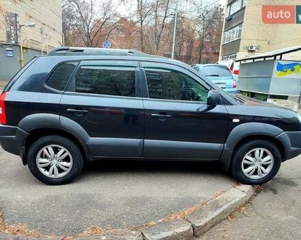 Чорний Хендай Туксон, об'ємом двигуна 2 л та пробігом 258 тис. км за 9000 $, фото 1 на Automoto.ua