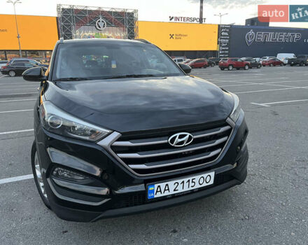 Черный Хендай Туксон, объемом двигателя 2 л и пробегом 159 тыс. км за 16500 $, фото 1 на Automoto.ua