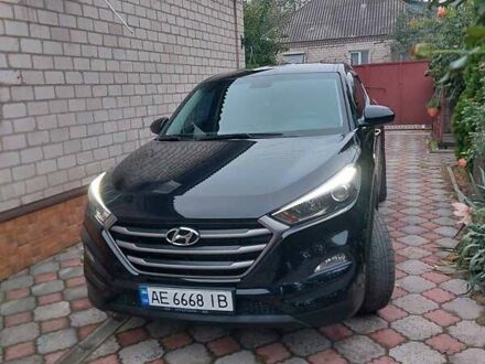 Чорний Хендай Туксон, об'ємом двигуна 2 л та пробігом 118 тис. км за 16200 $, фото 1 на Automoto.ua