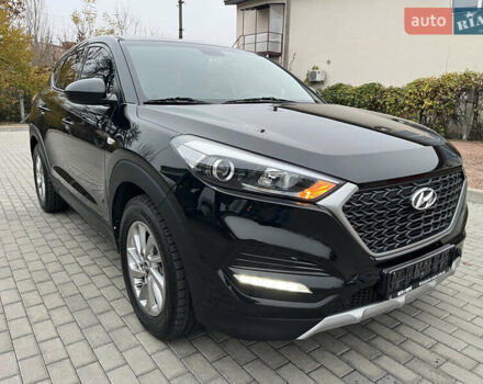 Черный Хендай Туксон, объемом двигателя 1.69 л и пробегом 134 тыс. км за 21800 $, фото 1 на Automoto.ua