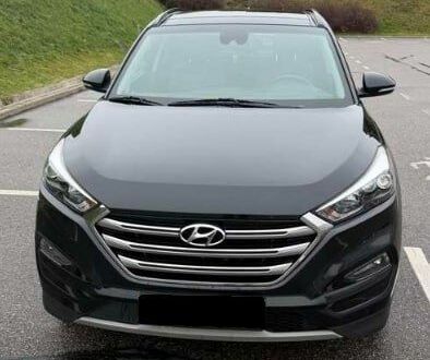 Чорний Хендай Туксон, об'ємом двигуна 1.6 л та пробігом 155 тис. км за 10000 $, фото 1 на Automoto.ua