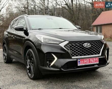 Черный Хендай Туксон, объемом двигателя 2 л и пробегом 98 тыс. км за 25900 $, фото 1 на Automoto.ua