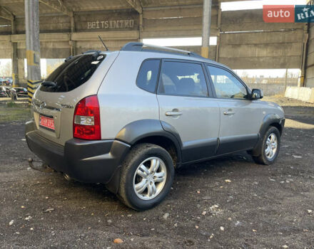 Коричневый Хендай Туксон, объемом двигателя 0 л и пробегом 200 тыс. км за 7150 $, фото 3 на Automoto.ua