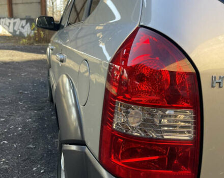 Коричневый Хендай Туксон, объемом двигателя 0 л и пробегом 200 тыс. км за 7150 $, фото 9 на Automoto.ua