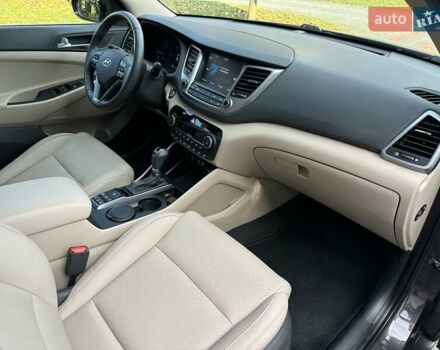 Коричневый Хендай Туксон, объемом двигателя 2 л и пробегом 100 тыс. км за 23500 $, фото 58 на Automoto.ua