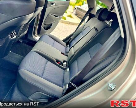 Коричневий Хендай Туксон, об'ємом двигуна 1.7 л та пробігом 172 тис. км за 16800 $, фото 8 на Automoto.ua
