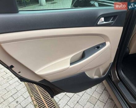 Коричневий Хендай Туксон, об'ємом двигуна 2 л та пробігом 108 тис. км за 18700 $, фото 48 на Automoto.ua