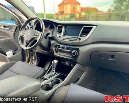 Коричневий Хендай Туксон, об'ємом двигуна 1.7 л та пробігом 172 тис. км за 16800 $, фото 6 на Automoto.ua