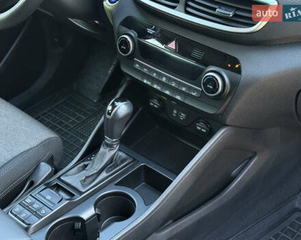 Коричневий Хендай Туксон, об'ємом двигуна 1.6 л та пробігом 132 тис. км за 22300 $, фото 10 на Automoto.ua