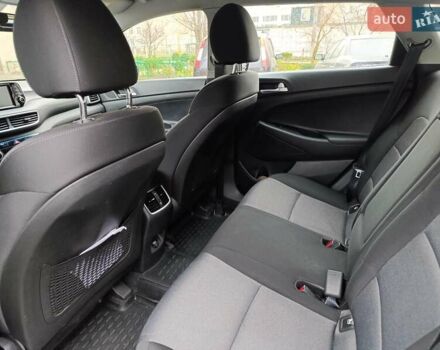 Коричневый Хендай Туксон, объемом двигателя 2 л и пробегом 132 тыс. км за 16500 $, фото 11 на Automoto.ua