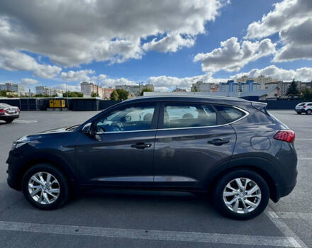 Коричневый Хендай Туксон, объемом двигателя 2 л и пробегом 99 тыс. км за 21000 $, фото 3 на Automoto.ua
