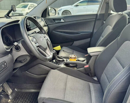 Коричневый Хендай Туксон, объемом двигателя 2 л и пробегом 99 тыс. км за 21000 $, фото 5 на Automoto.ua