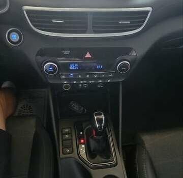 Коричневий Хендай Туксон, об'ємом двигуна 2 л та пробігом 200 тис. км за 20500 $, фото 12 на Automoto.ua