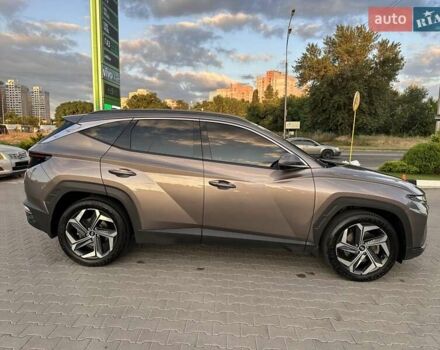 Коричневый Хендай Туксон, объемом двигателя 2 л и пробегом 15 тыс. км за 32500 $, фото 3 на Automoto.ua
