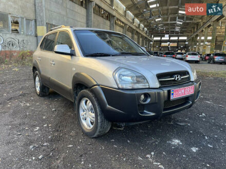 Коричневый Хендай Туксон, объемом двигателя 0 л и пробегом 200 тыс. км за 7150 $, фото 1 на Automoto.ua