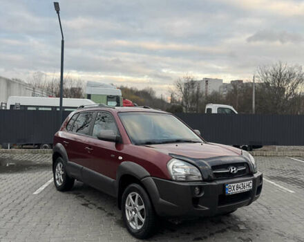 Красный Хендай Туксон, объемом двигателя 2 л и пробегом 255 тыс. км за 6999 $, фото 17 на Automoto.ua