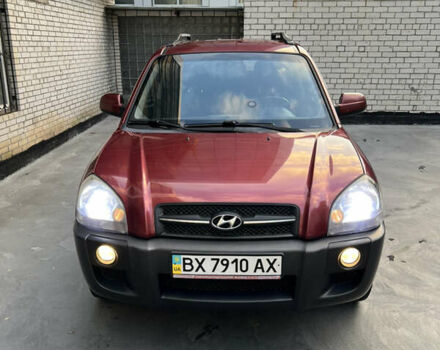 Красный Хендай Туксон, объемом двигателя 1.98 л и пробегом 160 тыс. км за 7900 $, фото 18 на Automoto.ua