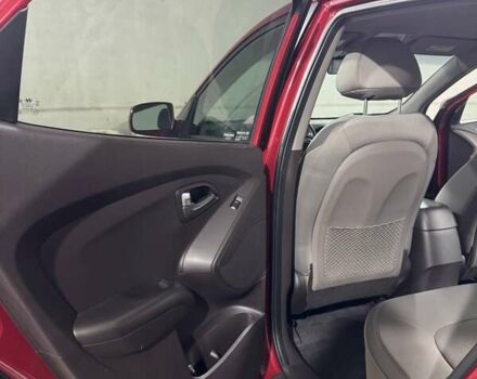 Хендай Туксон 2015 в Белой Церкве на Automoto.ua Красный Хендай Туксон, объемом двигателя 2 л и пробегом 174 тыс. км за 13500 $, фото 18 на Automoto.ua