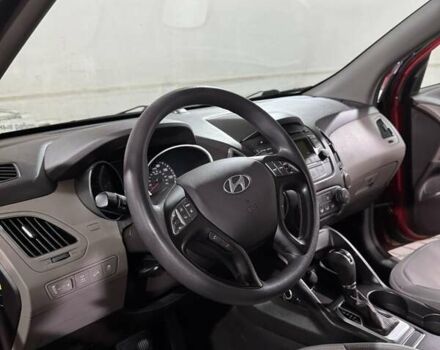 Хендай Туксон 2015 в Белой Церкве на Automoto.ua Красный Хендай Туксон, объемом двигателя 2 л и пробегом 174 тыс. км за 13500 $, фото 21 на Automoto.ua