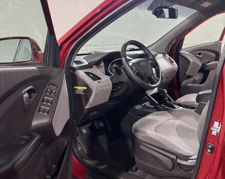 Хендай Туксон 2015 в Белой Церкве на Automoto.ua Красный Хендай Туксон, объемом двигателя 2 л и пробегом 174 тыс. км за 13500 $, фото 19 на Automoto.ua