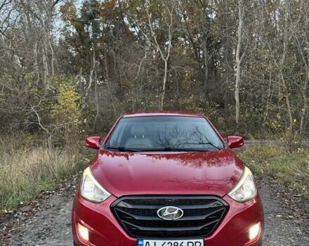 Хендай Туксон 2015 в Белой Церкве на Automoto.ua Красный Хендай Туксон, объемом двигателя 2 л и пробегом 174 тыс. км за 13500 $, фото 1 на Automoto.ua