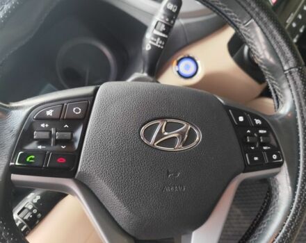 Червоний Хендай Туксон, об'ємом двигуна 2 л та пробігом 110 тис. км за 19800 $, фото 21 на Automoto.ua