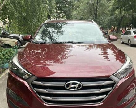 Красный Хендай Туксон, объемом двигателя 2 л и пробегом 93 тыс. км за 15800 $, фото 6 на Automoto.ua