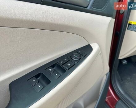 Хендай Туксон 2016 у Львові на Automoto.ua Червоний Хендай Туксон, об'ємом двигуна 1.59 л та пробігом 145 тис. км за 13499 $, фото 10 на Automoto.ua