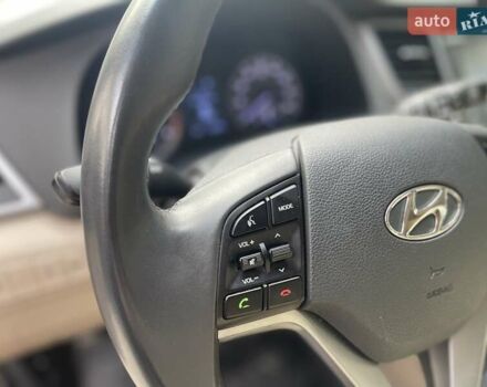 Червоний Хендай Туксон, об'ємом двигуна 1.6 л та пробігом 65 тис. км за 15500 $, фото 24 на Automoto.ua