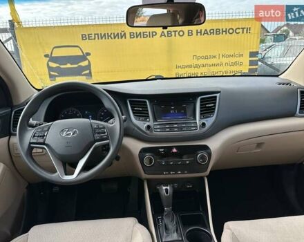 Хендай Туксон 2016 у Львові на Automoto.ua Червоний Хендай Туксон, об'ємом двигуна 1.59 л та пробігом 145 тис. км за 13499 $, фото 6 на Automoto.ua