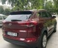 Красный Хендай Туксон, объемом двигателя 2 л и пробегом 93 тыс. км за 15800 $, фото 5 на Automoto.ua