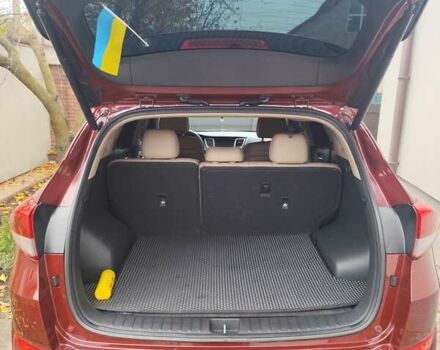 Красный Хендай Туксон, объемом двигателя 2.02 л и пробегом 110 тыс. км за 19800 $, фото 30 на Automoto.ua