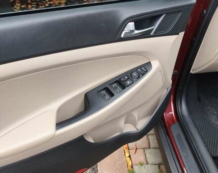 Красный Хендай Туксон, объемом двигателя 2.02 л и пробегом 110 тыс. км за 19800 $, фото 58 на Automoto.ua