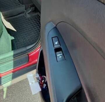 Червоний Хендай Туксон, об'ємом двигуна 2 л та пробігом 72 тис. км за 21500 $, фото 13 на Automoto.ua