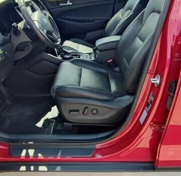 Червоний Хендай Туксон, об'ємом двигуна 2 л та пробігом 72 тис. км за 21500 $, фото 5 на Automoto.ua