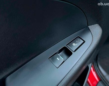 Червоний Хендай Туксон, об'ємом двигуна 2 л та пробігом 136 тис. км за 18690 $, фото 33 на Automoto.ua