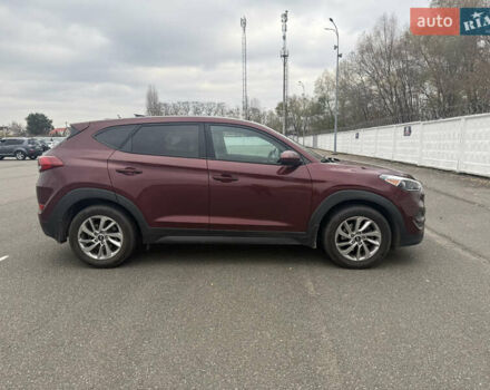 Червоний Хендай Туксон, об'ємом двигуна 2 л та пробігом 93 тис. км за 16500 $, фото 2 на Automoto.ua